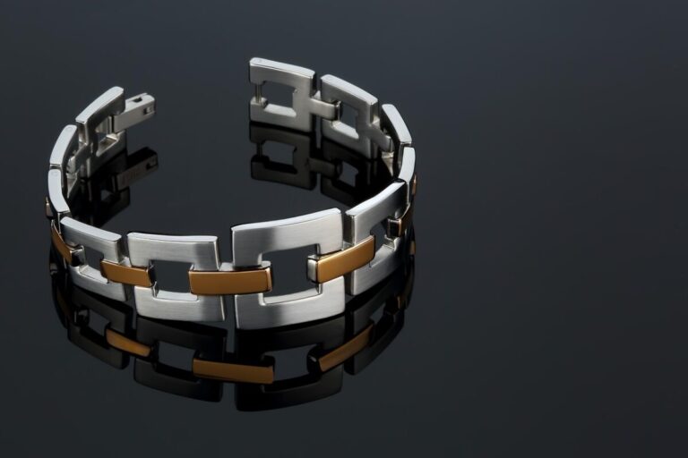 Bijoux personnalisés pour homme : le cadeau chic et symbolique à offrir cette fin d’année