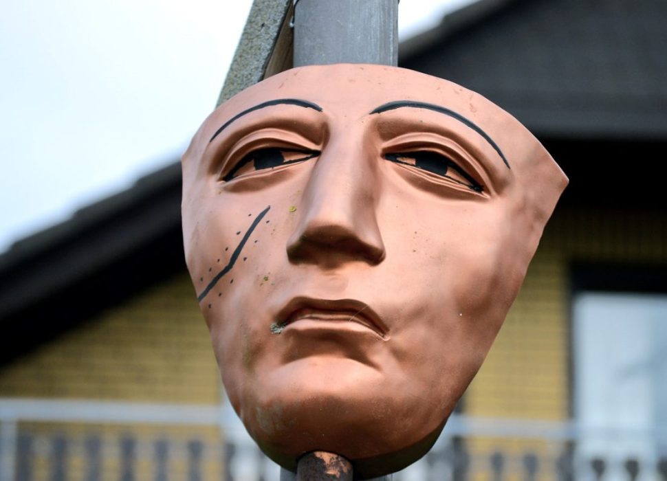 Ella_Bedia_:_tout_savoir_sur_la_fille_de_Ramzy