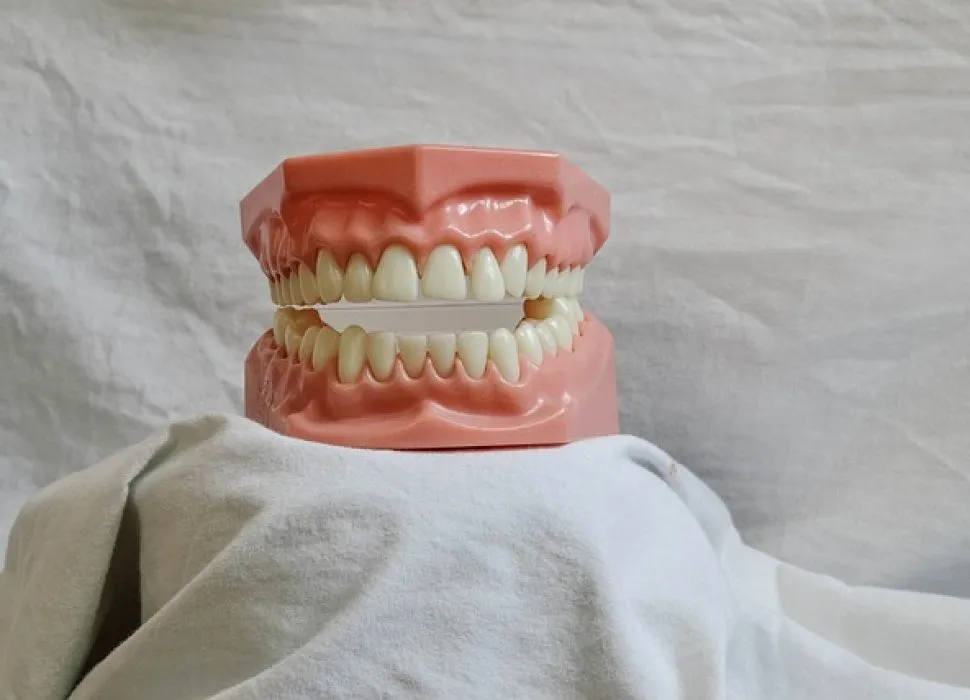 Dents_jaunes_:_voici_comment_leur_redonner_leur_blancheur_!