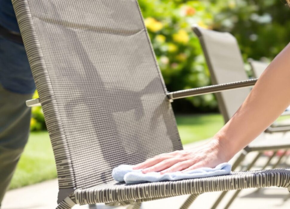 nettoyer les chaises de jardin