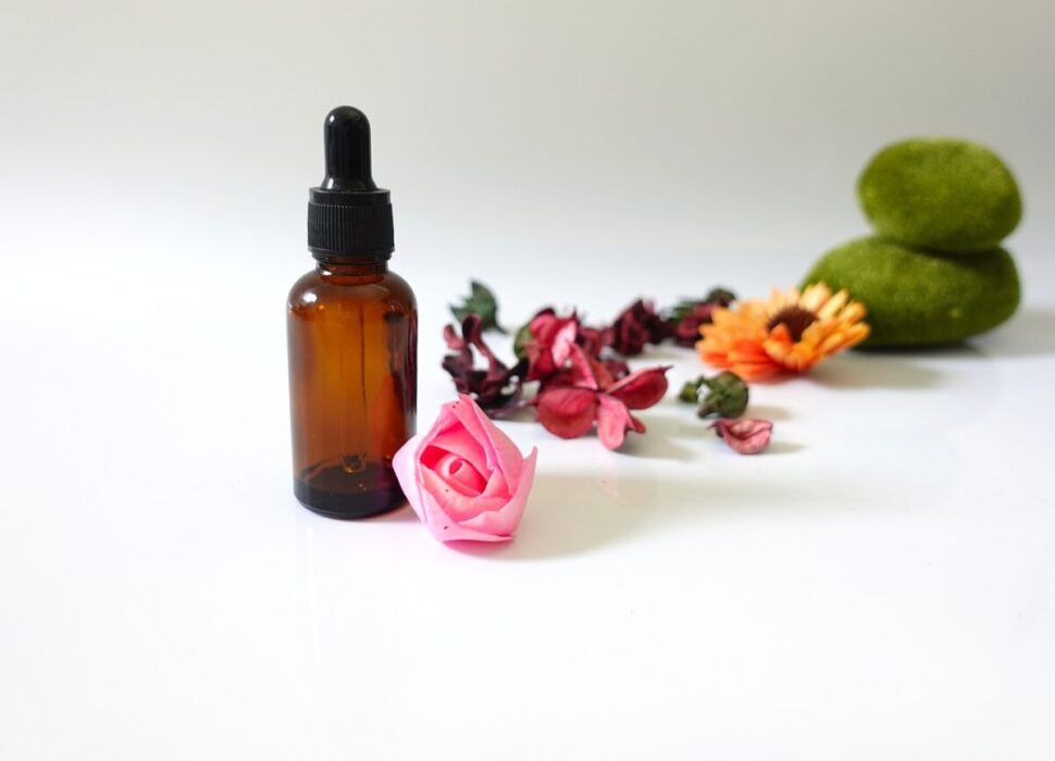 Plongez_dans_l_univers_des_huiles_essentielles_professionnelles_et_extraits_naturels