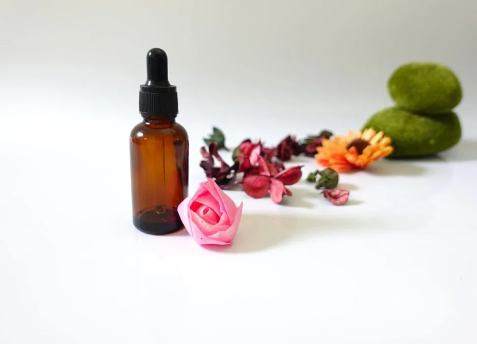Plongez_dans_l_univers_des_huiles_essentielles_professionnelles_et_extraits_naturels