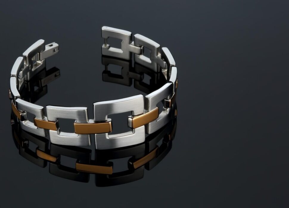 Bijoux personnalisés pour homme : le cadeau chic et symbolique à offrir cette fin d’année