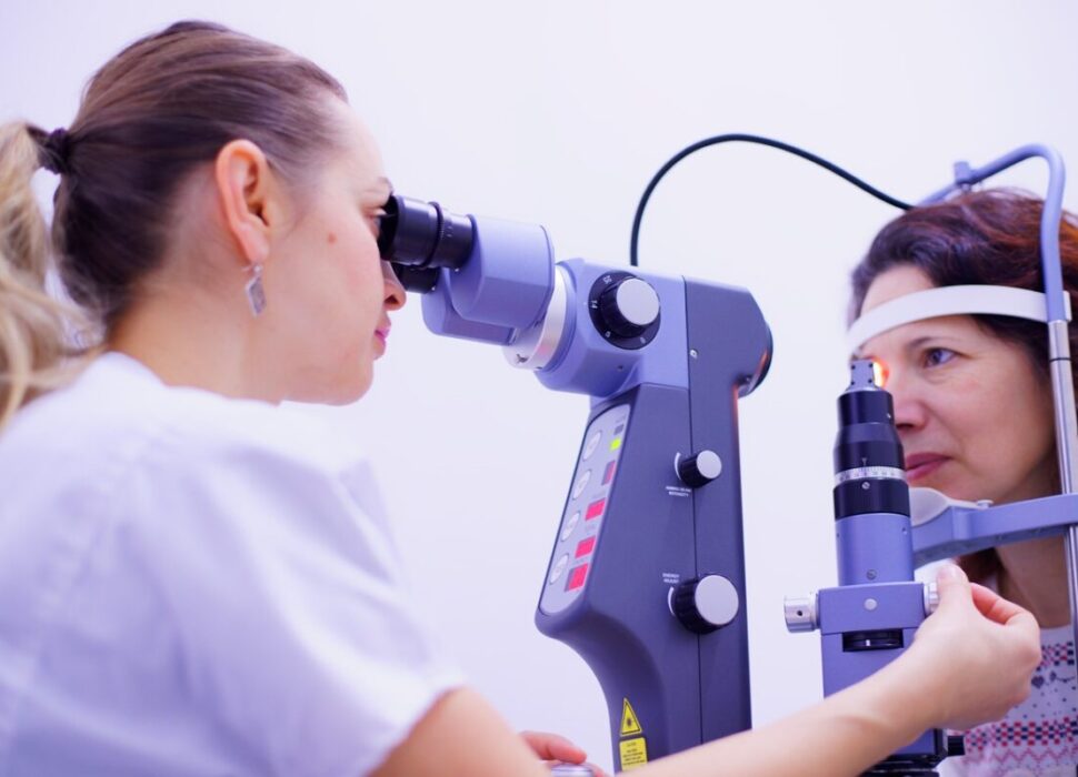 Voyage_au_cœur_de_la_chirurgie_réfractive_:_la_vision_féminine_décryptée